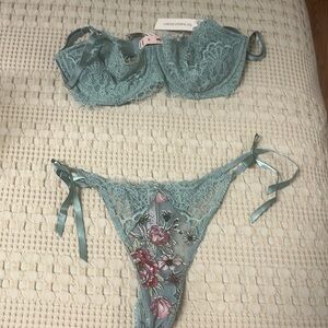 Victorias Secret Dream Angels set 32D and small panties